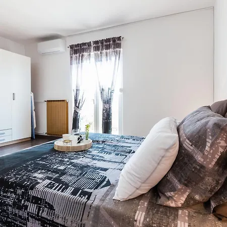 Nikola Free Parking Bbq