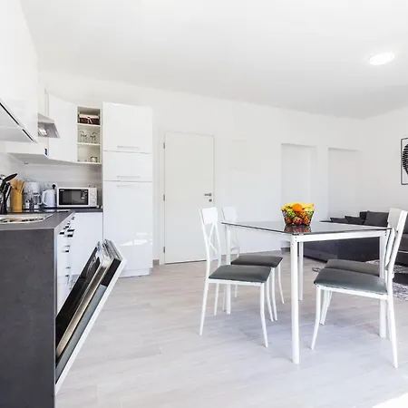 Nikola Free Parking Bbq *