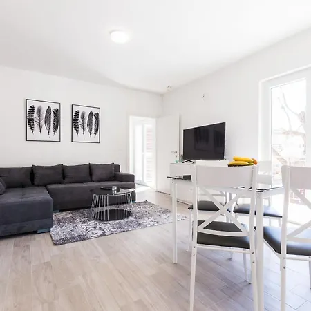 Nikola Free Parking Bbq * Zadar