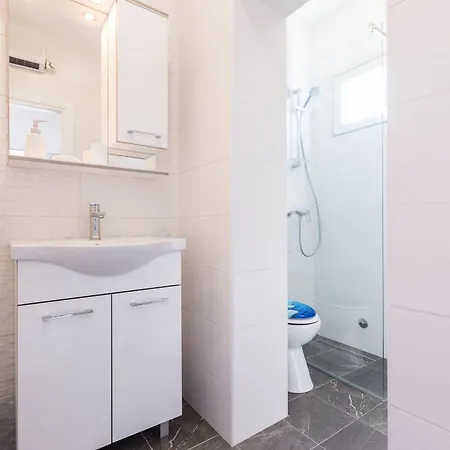 Nikola Free Parking Bbq Zadar