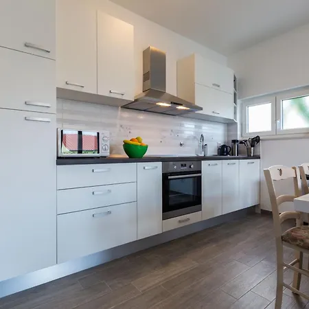 Nikola Free Parking Bbq * Zadar