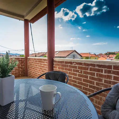 Nikola Free Parking Bbq Apartman *