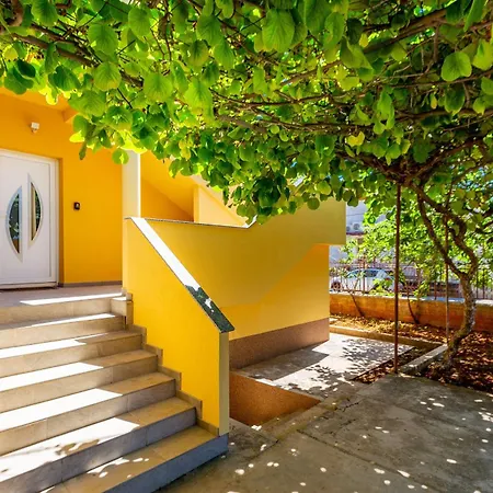 Nikola Free Parking Bbq Apartman