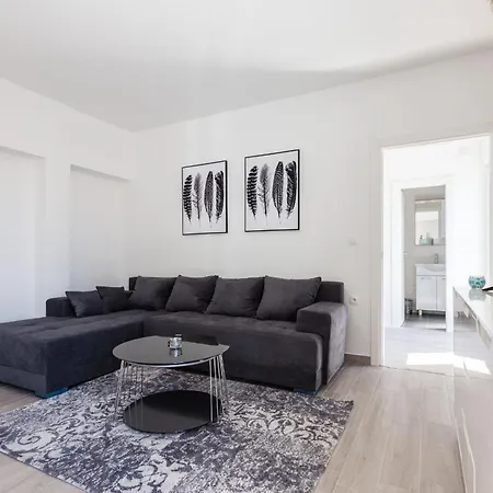 Nikola Free Parking Bbq Apartment